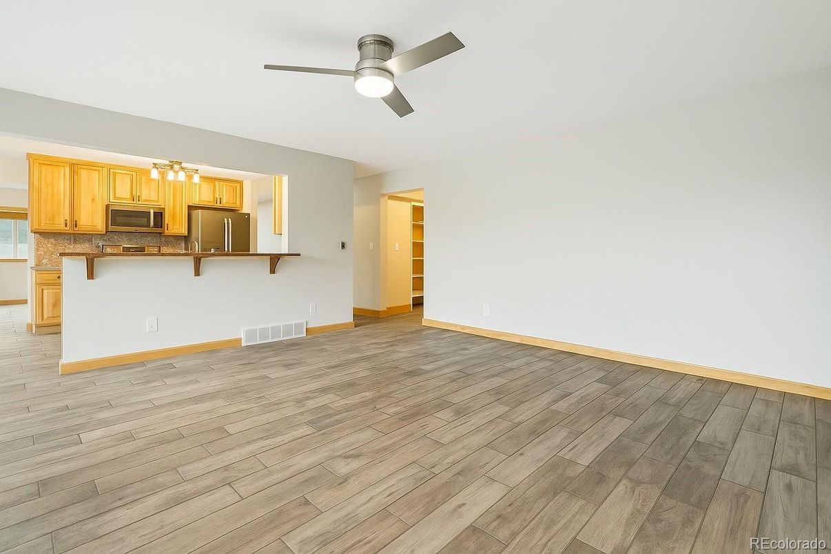 Empty room, Interior, Kitchen, Wood Texture Flooring