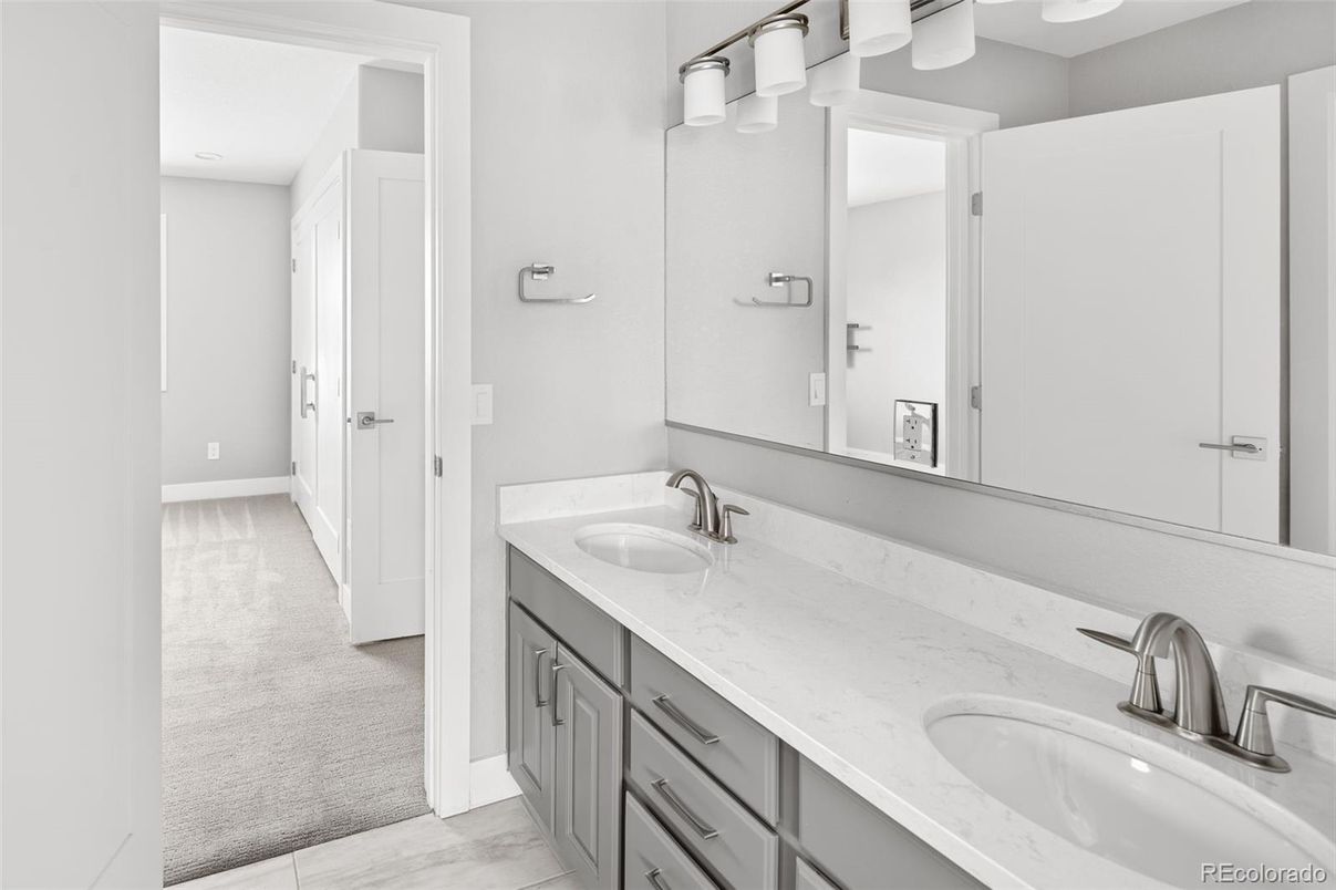 Bathroom, Dual Sink Vanities, Interior