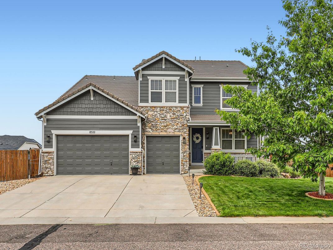 Attached, Exterior, Facade, American Craftsman