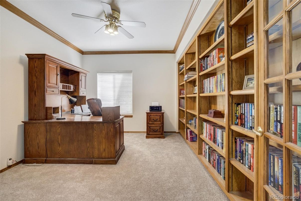 Home Office, Interior