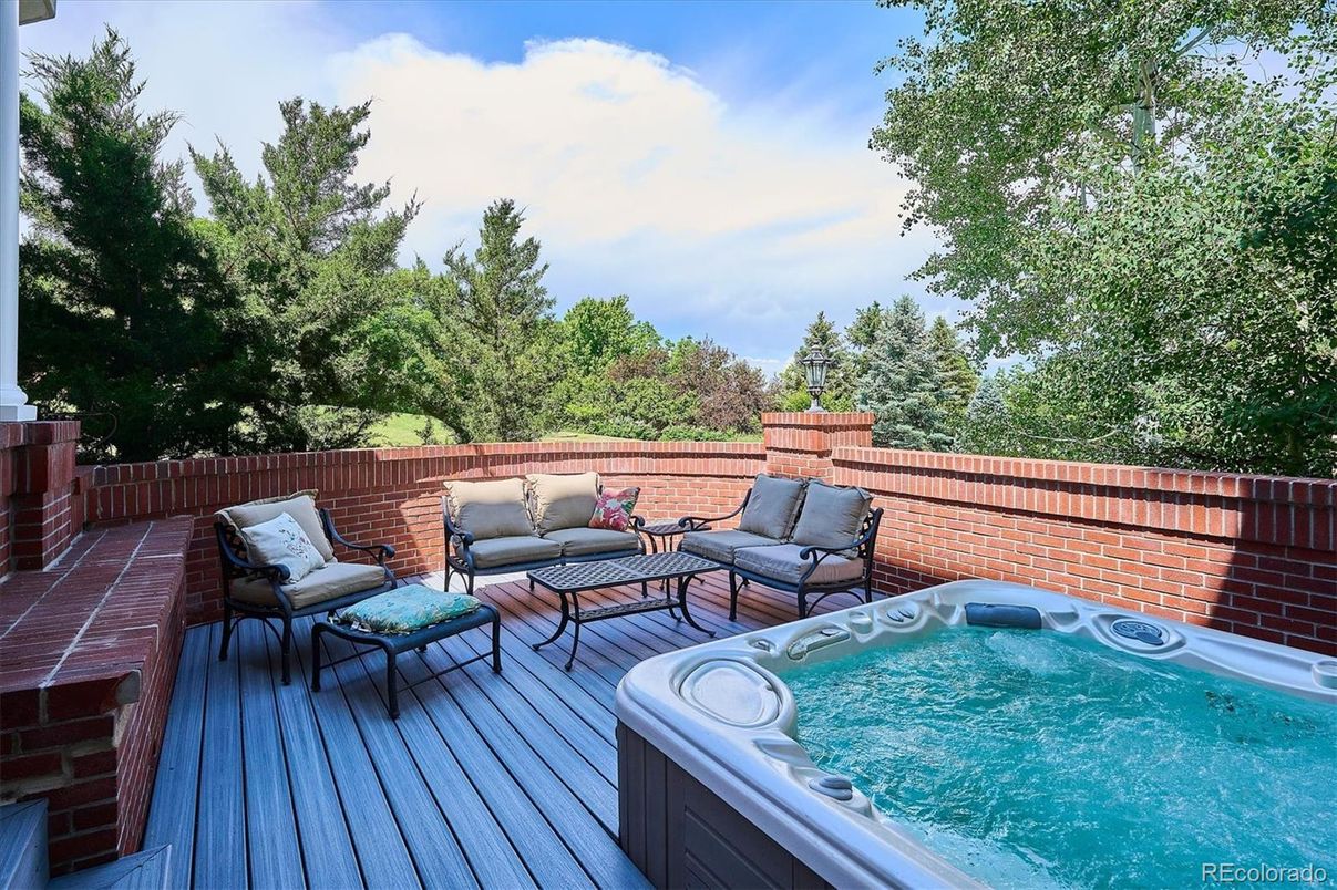 Exterior, Hot Tub