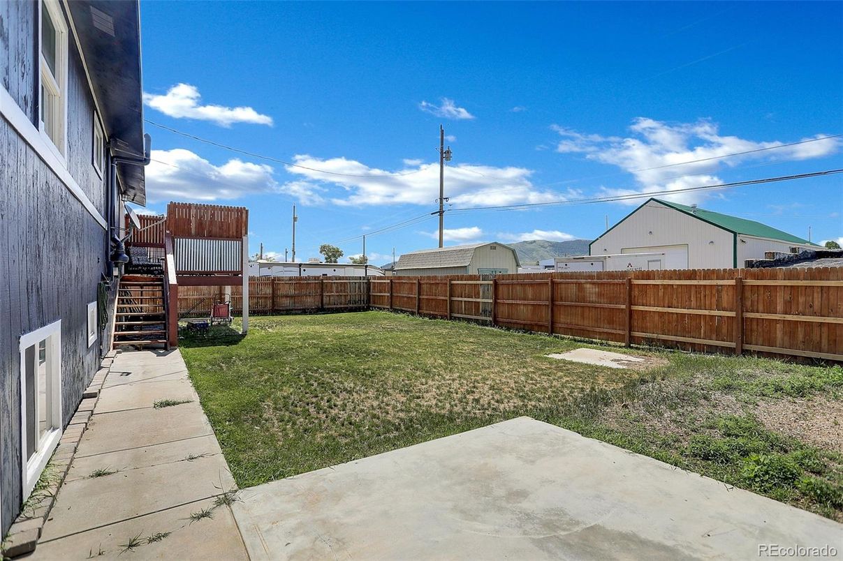 Backyard, Exterior