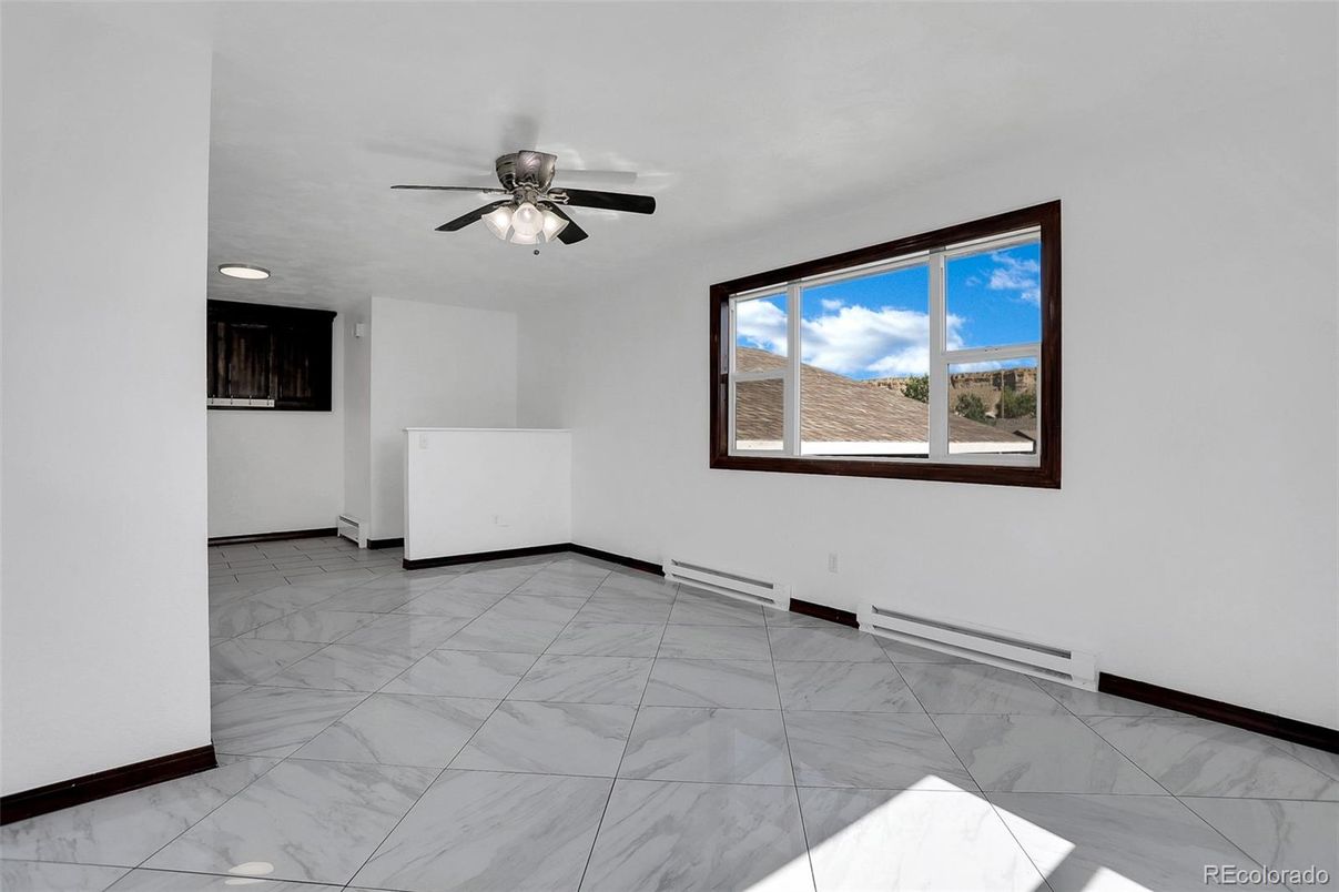 Empty room, Interior, Marble, Recessed Lighting