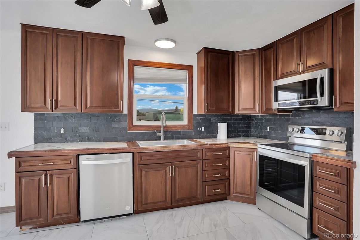 Interior, Kitchen, Marble, Stainless Steel Appliances, Water