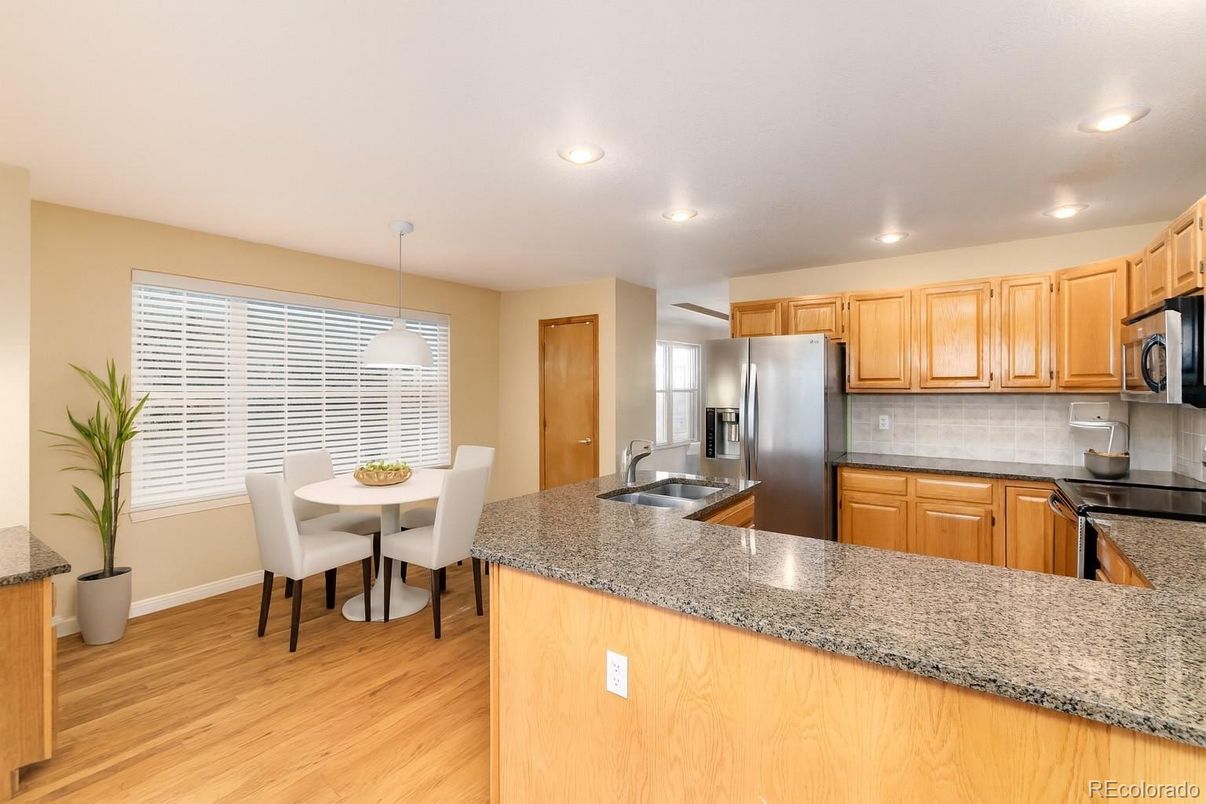 Dining room, Interior, Kitchen, Pendant Lights, Recessed Lighting, Wood Texture Flooring
