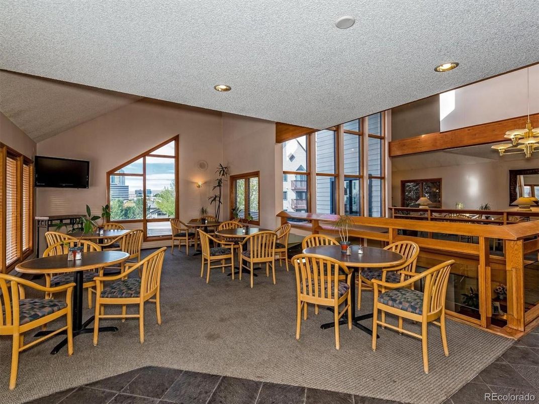 Dining room, Interior, Recessed Lighting