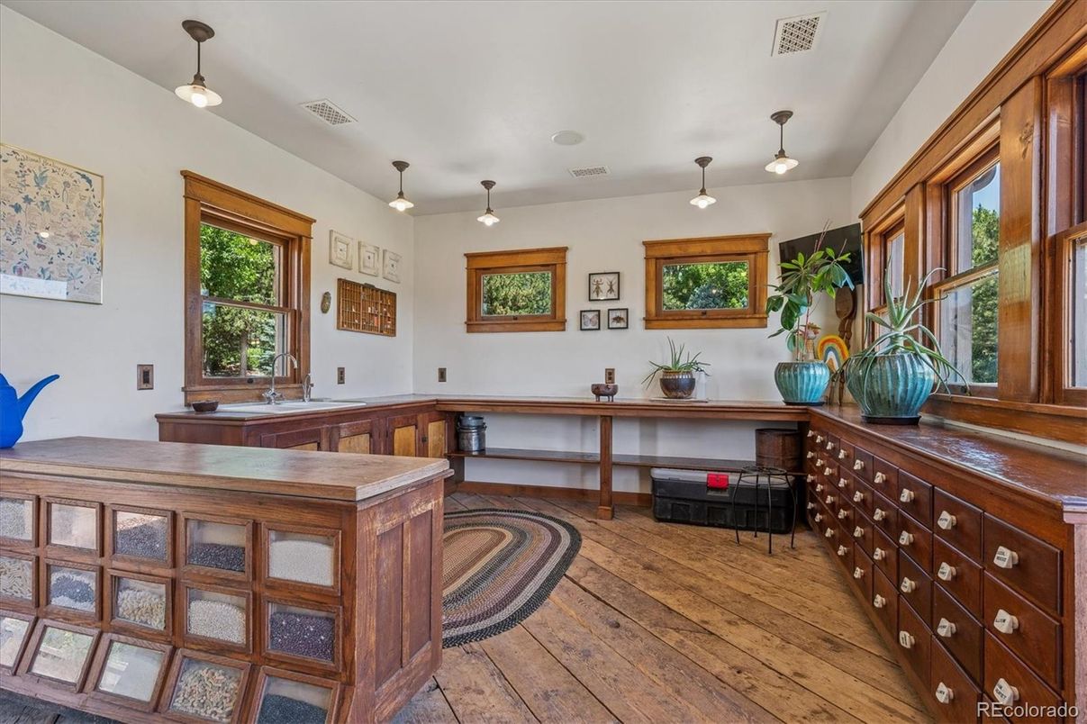 Interior, Pendant Lights, Wood Texture Flooring