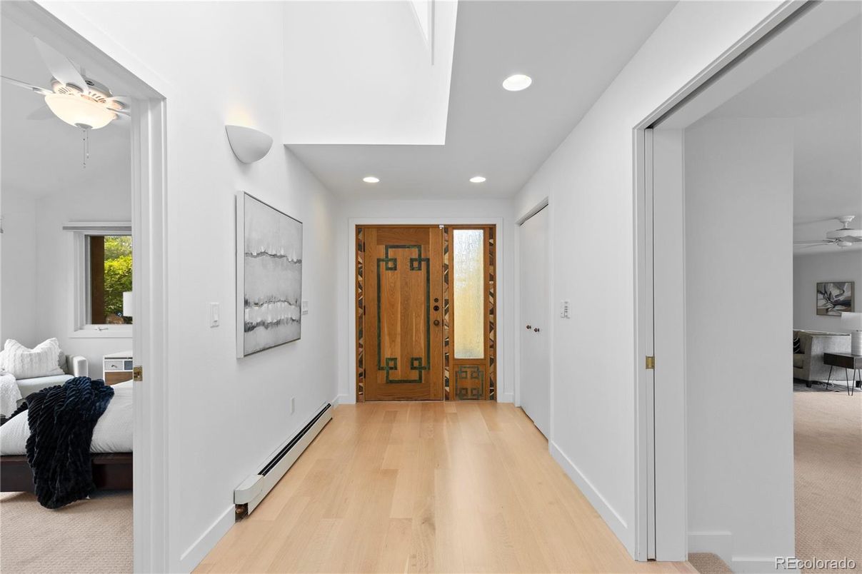 Interior, Recessed Lighting, Wood Texture Flooring