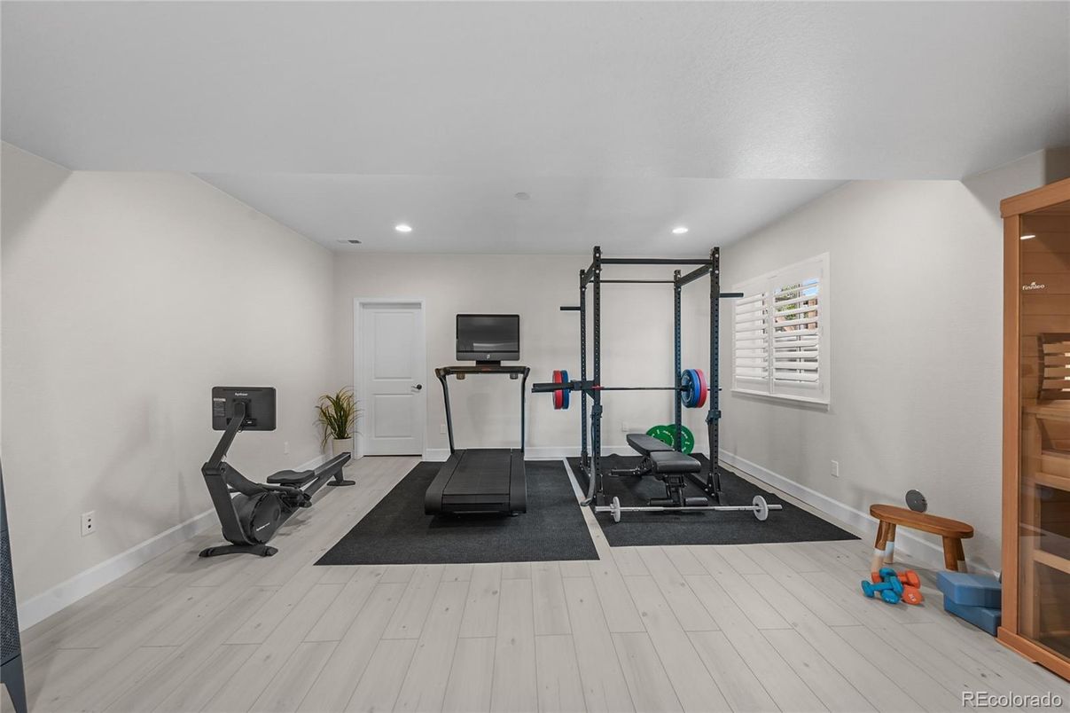 Fitness Equipment, Interior, Recessed Lighting, Wood Texture Flooring