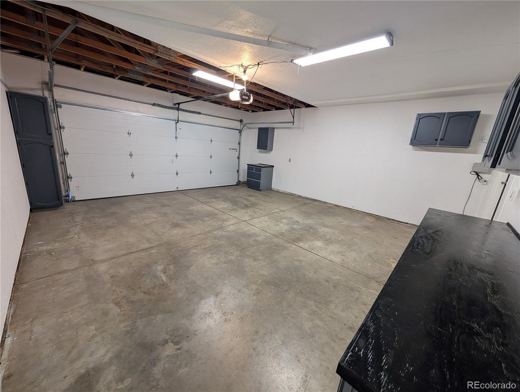 Garage, Interior