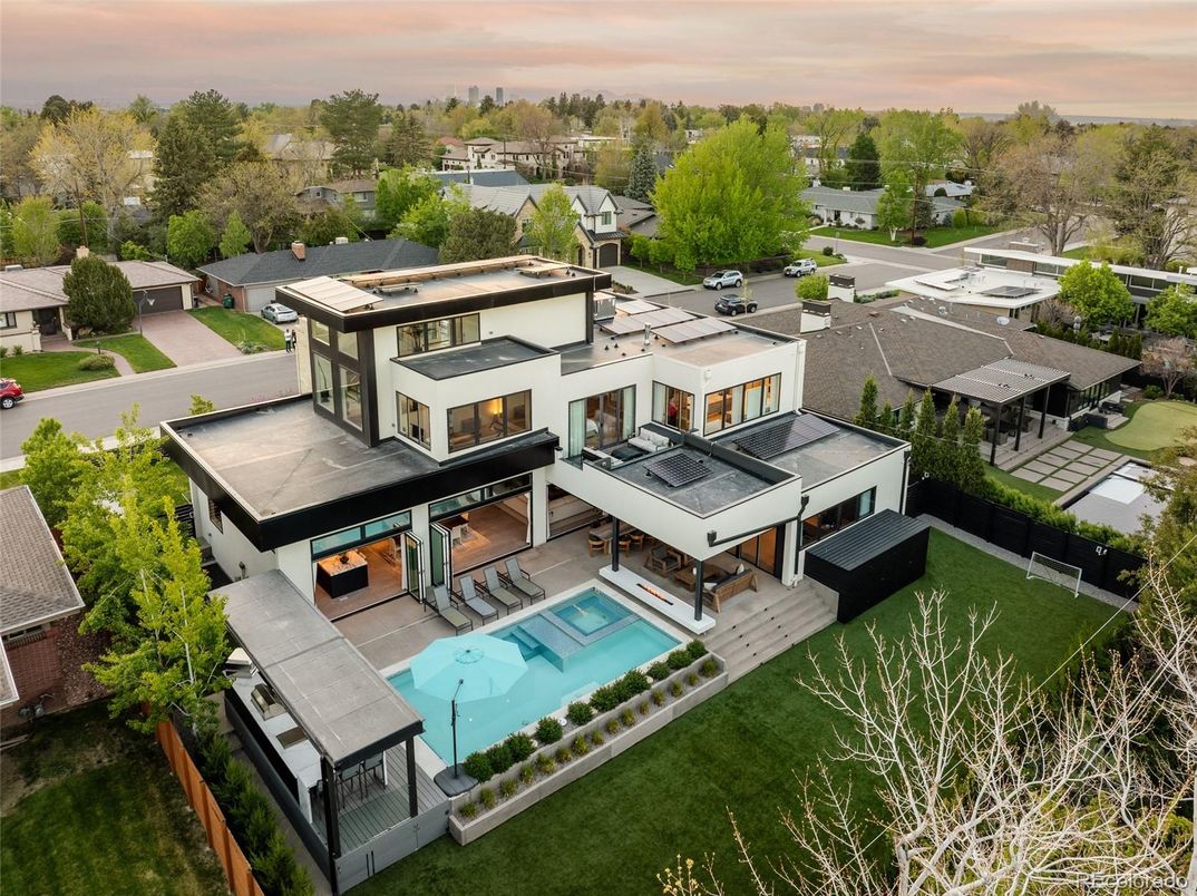 Exterior, Drone