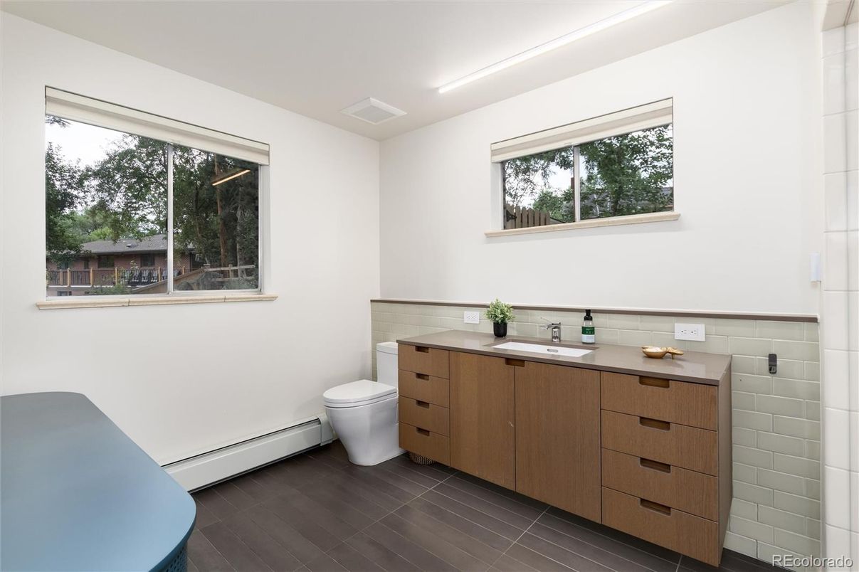 Bathroom, Interior, Recessed Lighting