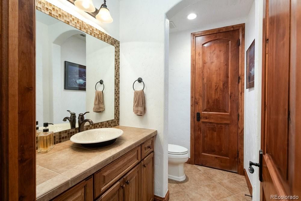 Bathroom, Interior, Recessed Lighting, Tile Countertops