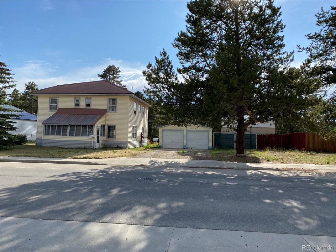 Detached Garage, Exterior