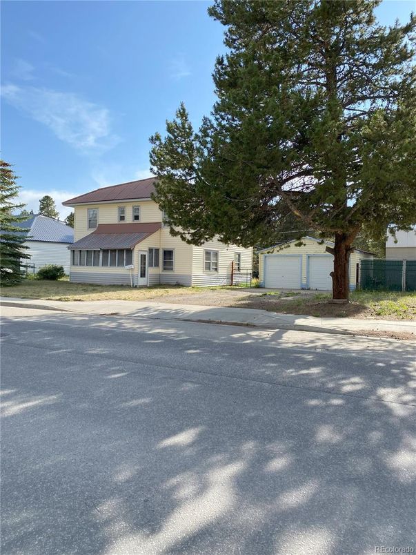 Backyard, Detached Garage, Exterior