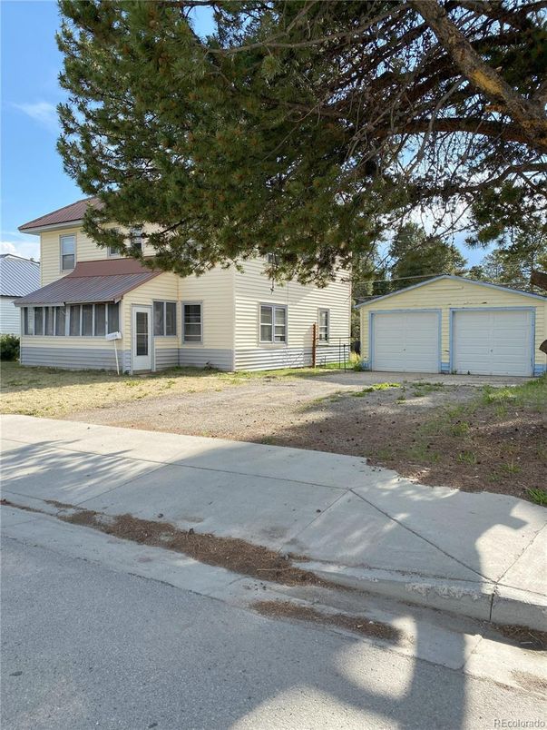 Backyard, Detached Garage, Exterior
