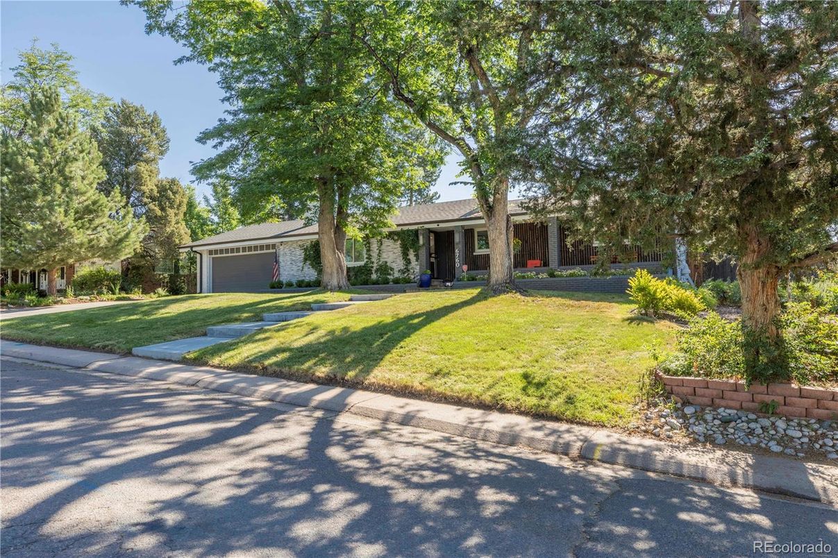 Detached Garage, Exterior