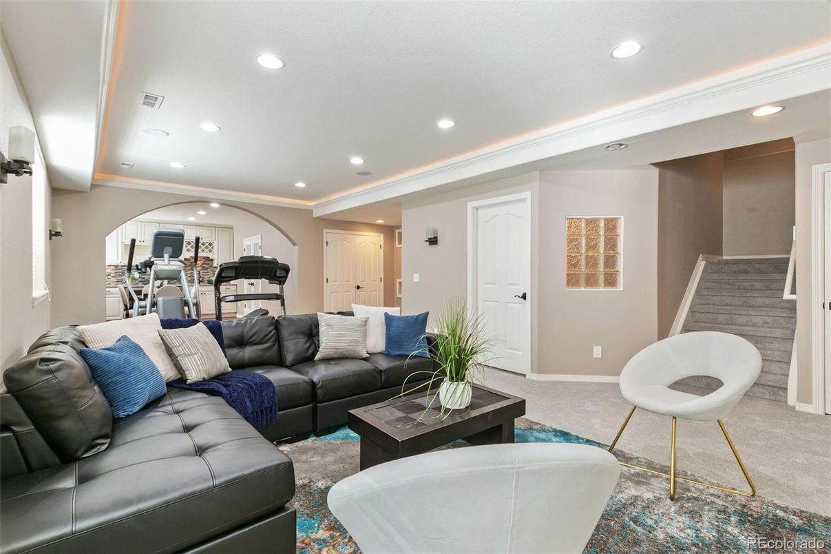 Fitness Equipment, Interior, Living room, Recessed Lighting