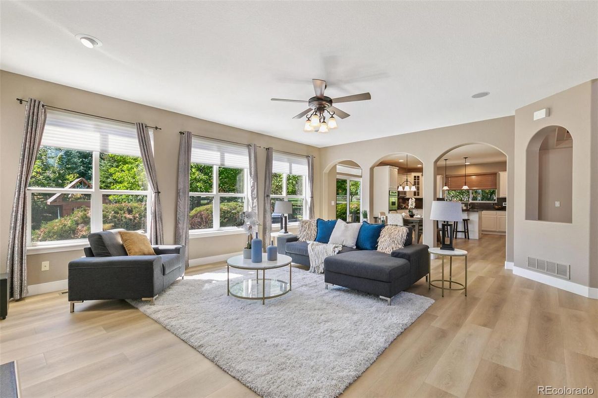 Dining room, Interior, Living room, Pendant Lights, Recessed Lighting, Wood Texture Flooring