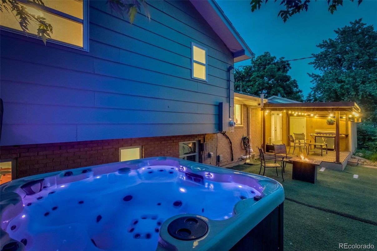 Exterior, Hot Tub