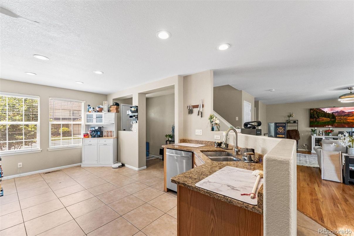 Interior, Kitchen, Living room, Recessed Lighting, Wood Texture Flooring