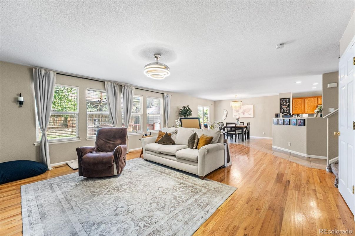 Dining room, Interior, Living room, Pendant Lights, Recessed Lighting, Wood Texture Flooring