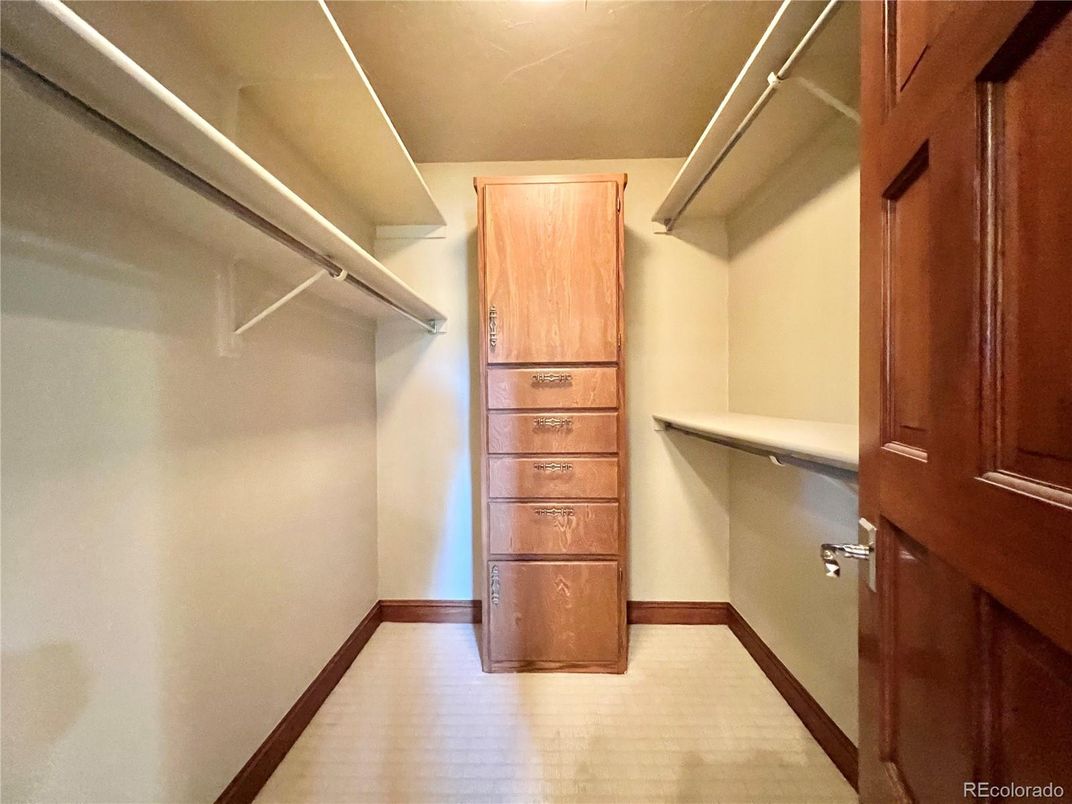 Interior, Walk-in Closets