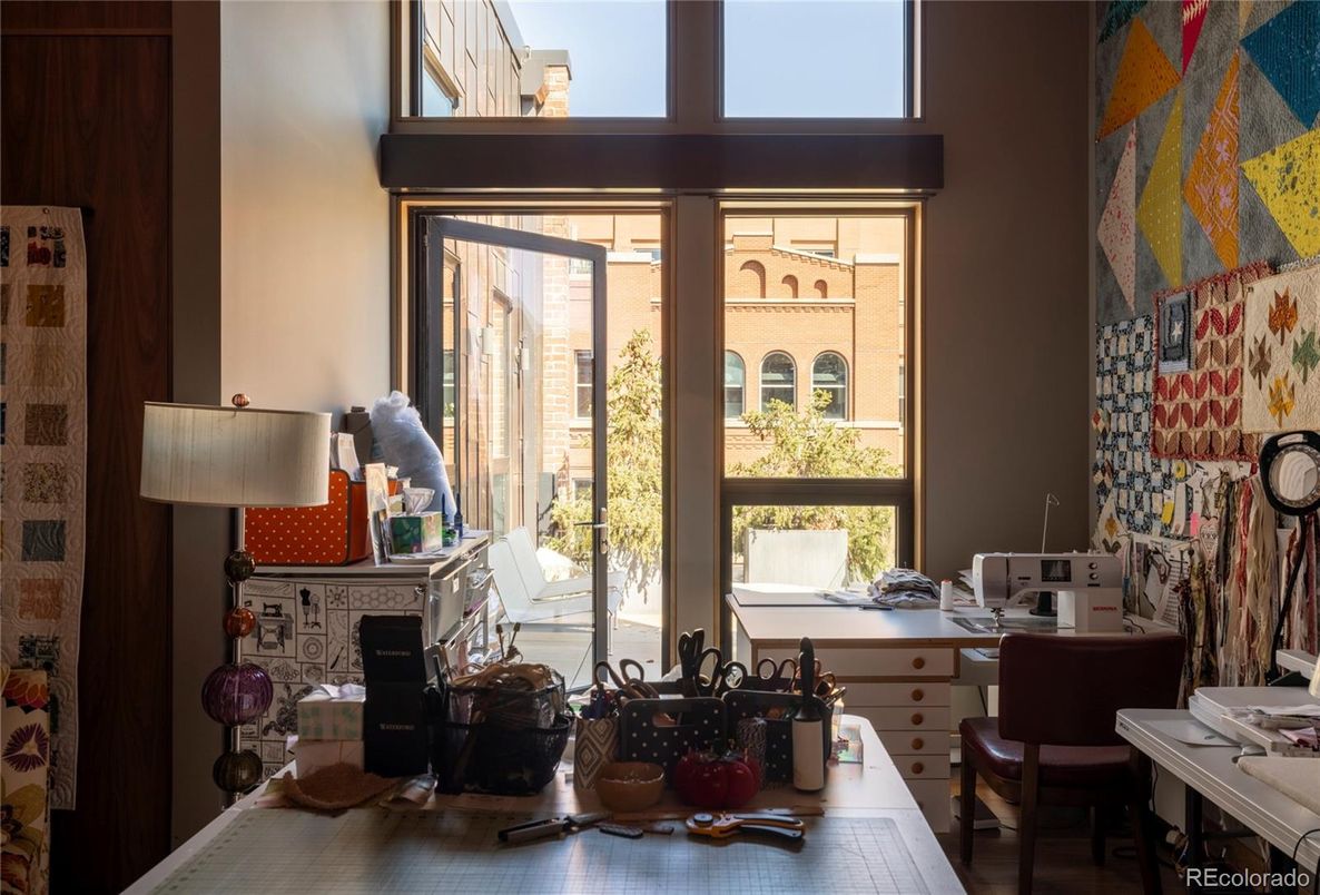 Home Office, Interior