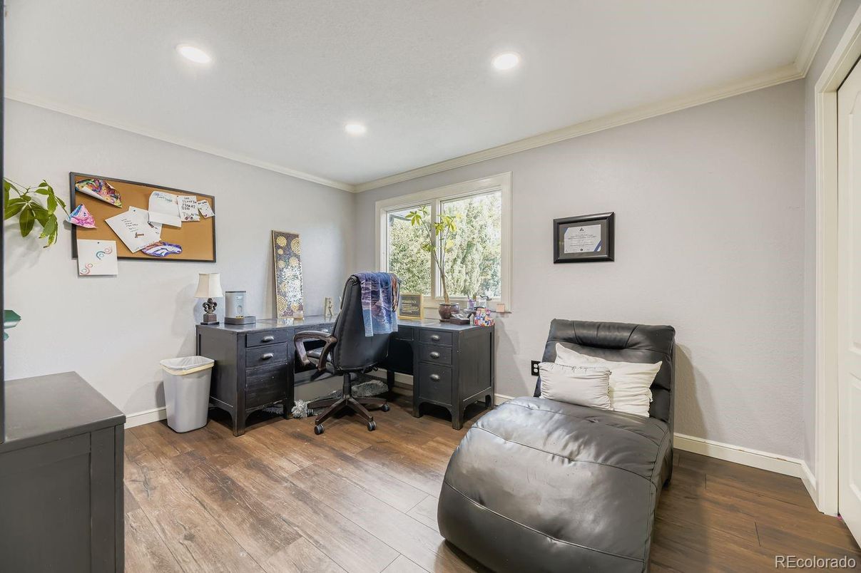 Home Office, Interior, Recessed Lighting, Wood Texture Flooring