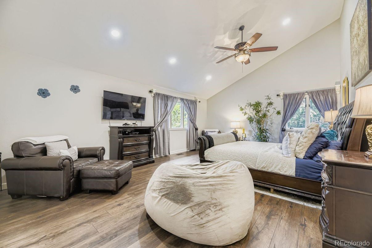Bedroom, Interior, Recessed Lighting, Wood Texture Flooring
