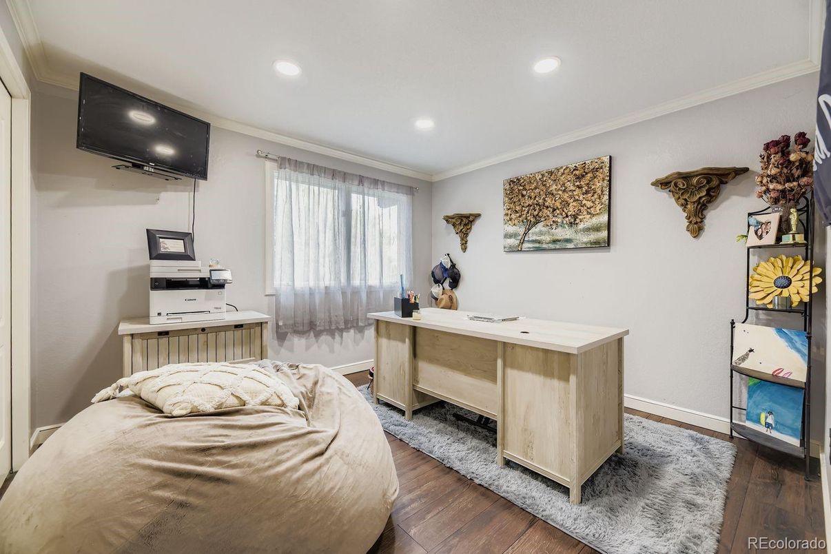 Bedroom, Home Office, Interior, Recessed Lighting, Wood Texture Flooring