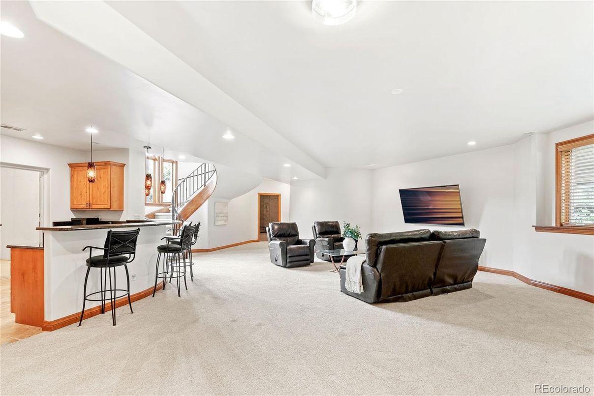 Interior, Living room, Pendant Lights, Recessed Lighting