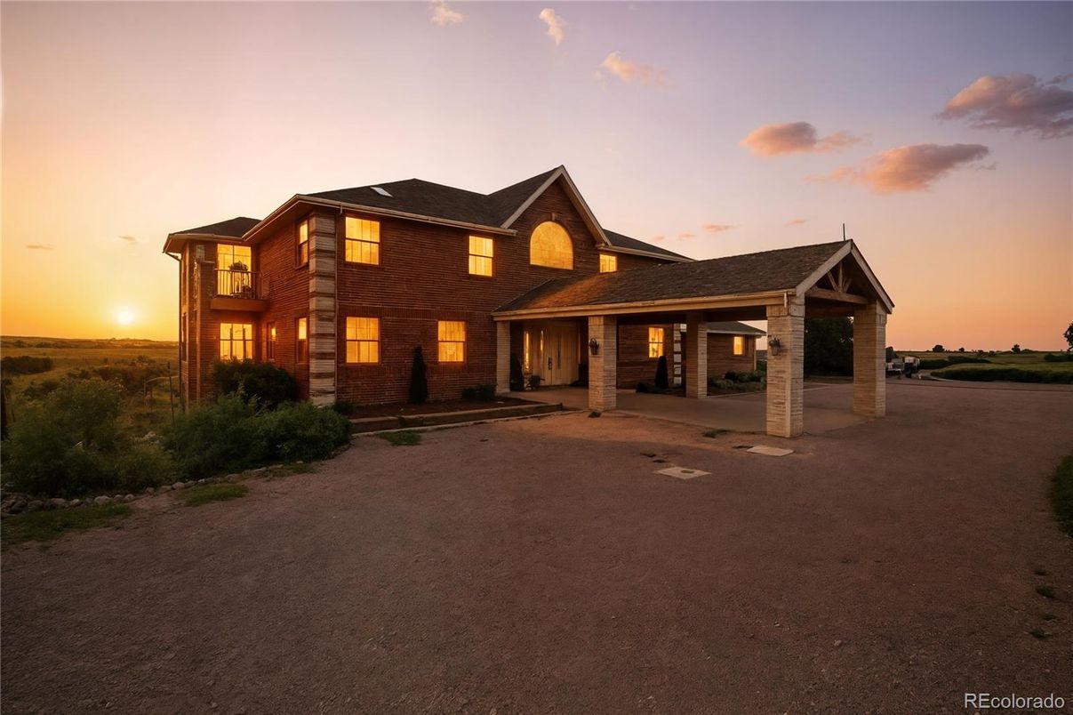 Exterior, Facade, Brick Facade, Log Home