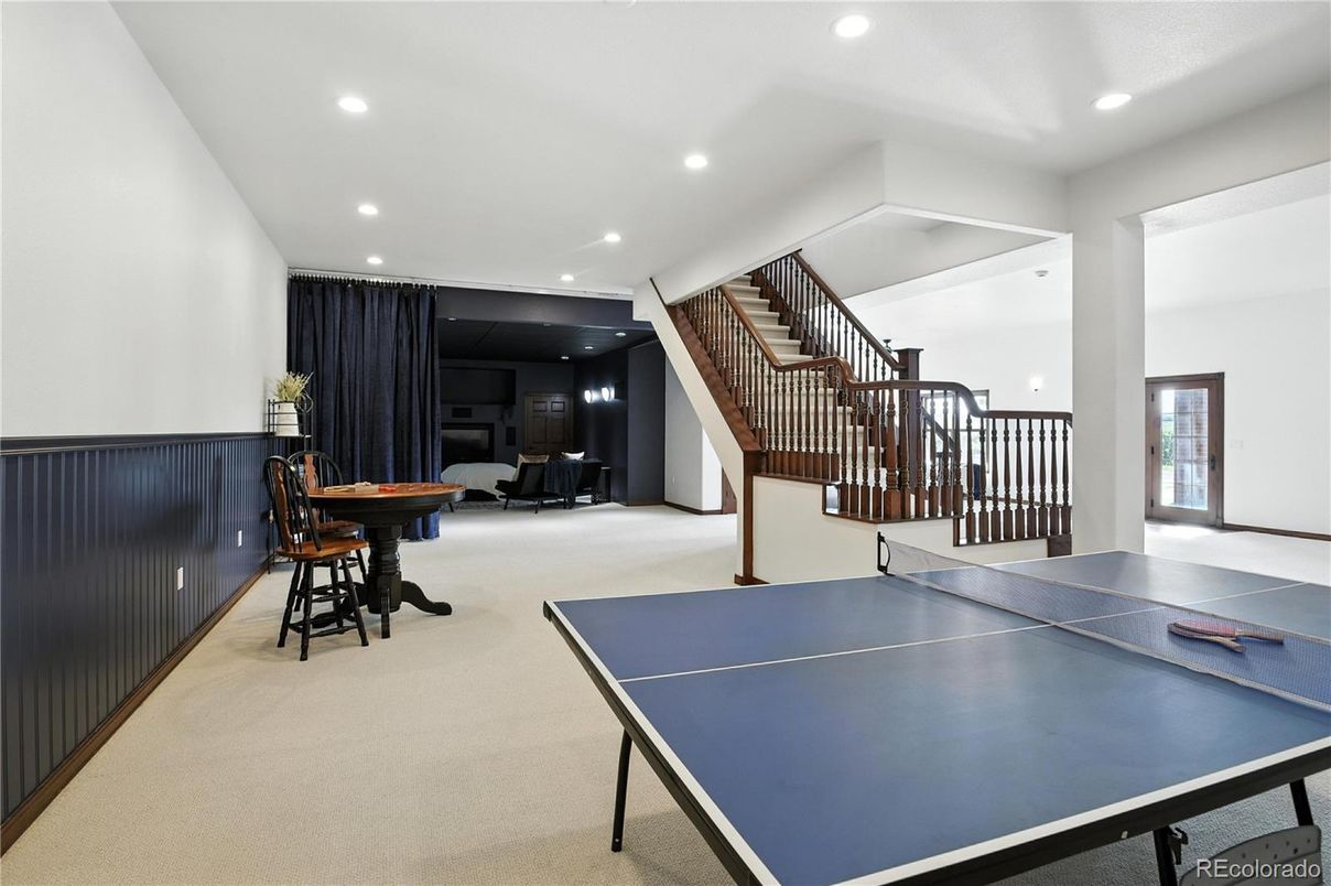 Game Room, Interior, Recessed Lighting