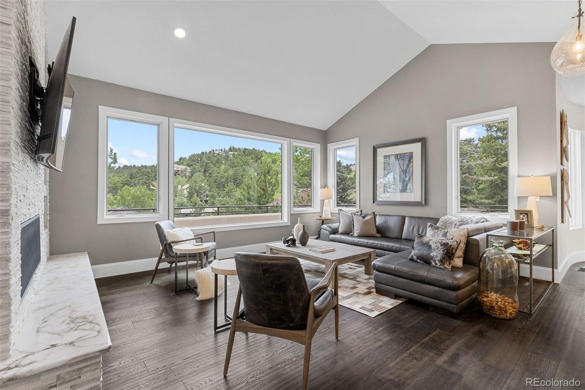 Fireplace, Interior, Living room, Pendant Lights, Recessed Lighting, Wood Texture Flooring