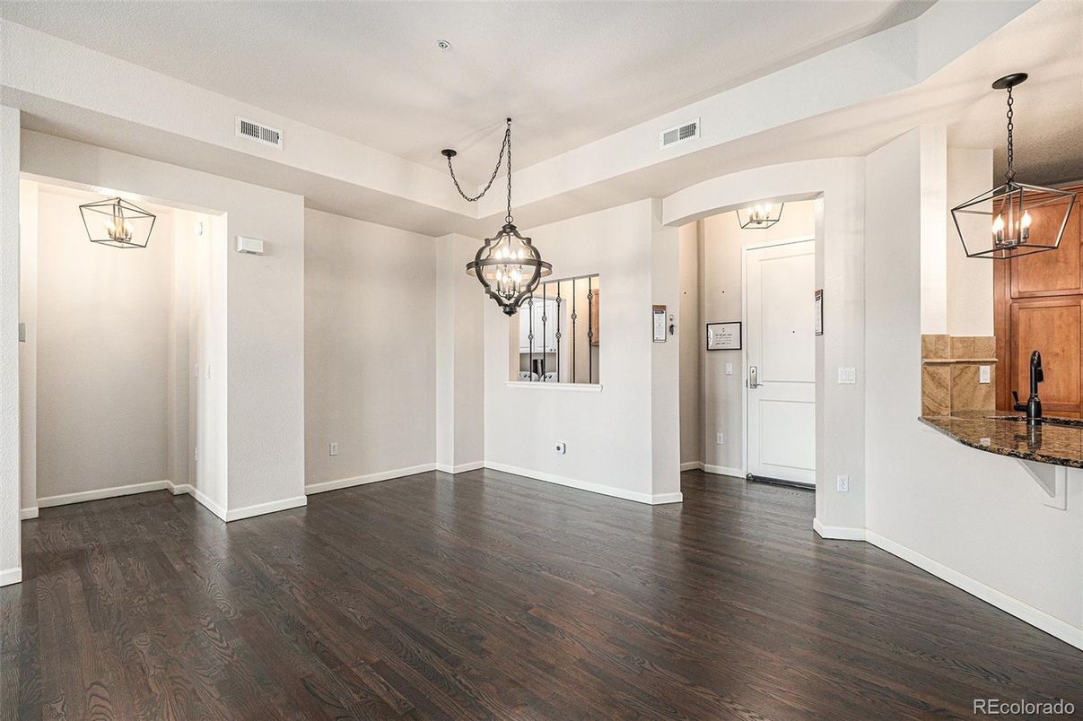 Empty room, Interior, Pendant Lights, Wood Texture Flooring