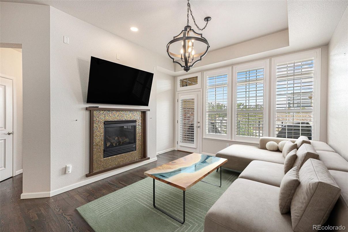 Fireplace, Interior, Living room, Pendant Lights, Recessed Lighting, Wood Texture Flooring