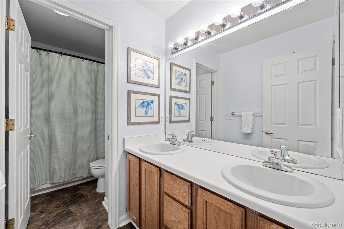 Bathroom, Dual Sink Vanities, Interior