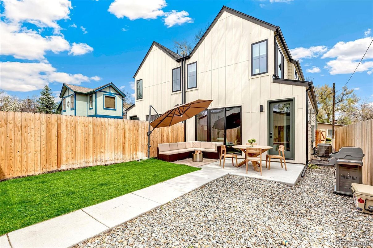 Backyard, Exterior