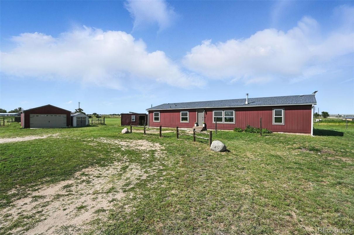 Backyard, Detached Garage, Exterior