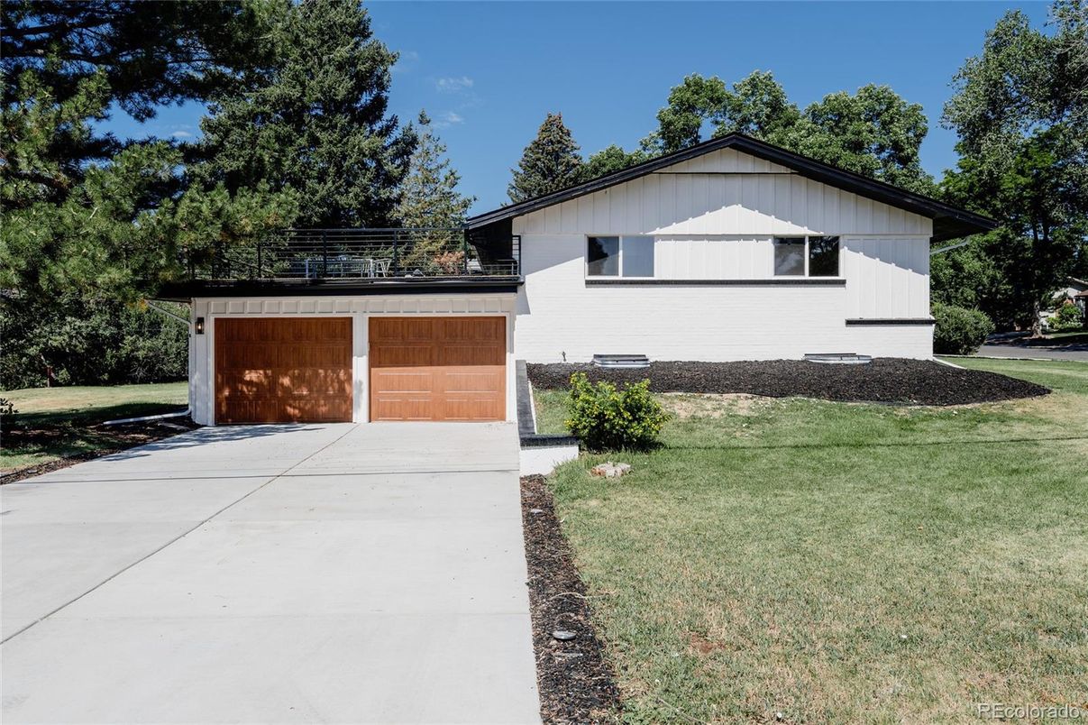 Detached Garage, Exterior