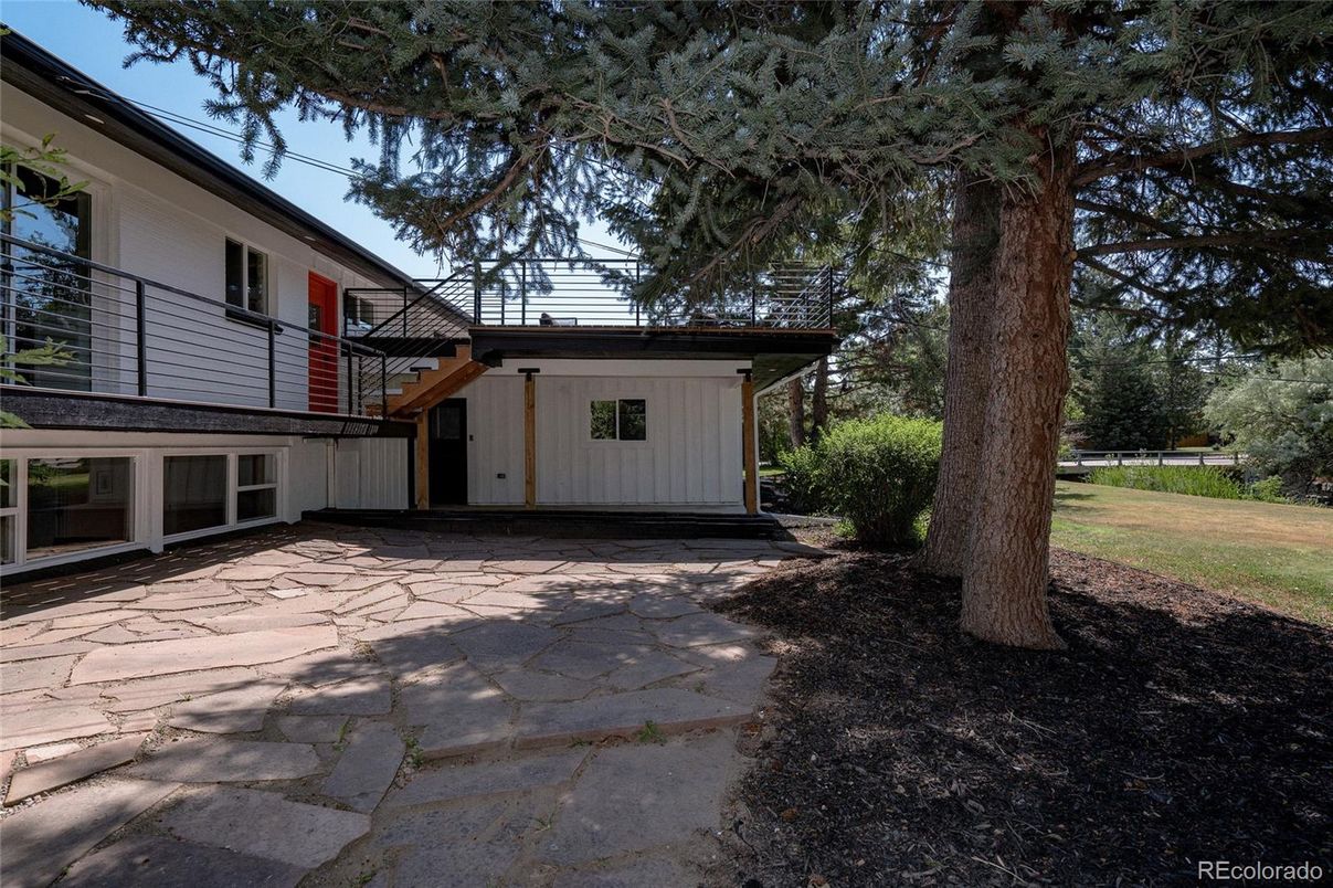 Backyard, Exterior