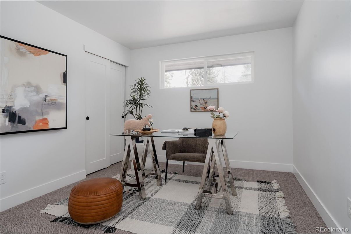 Home Office, Interior