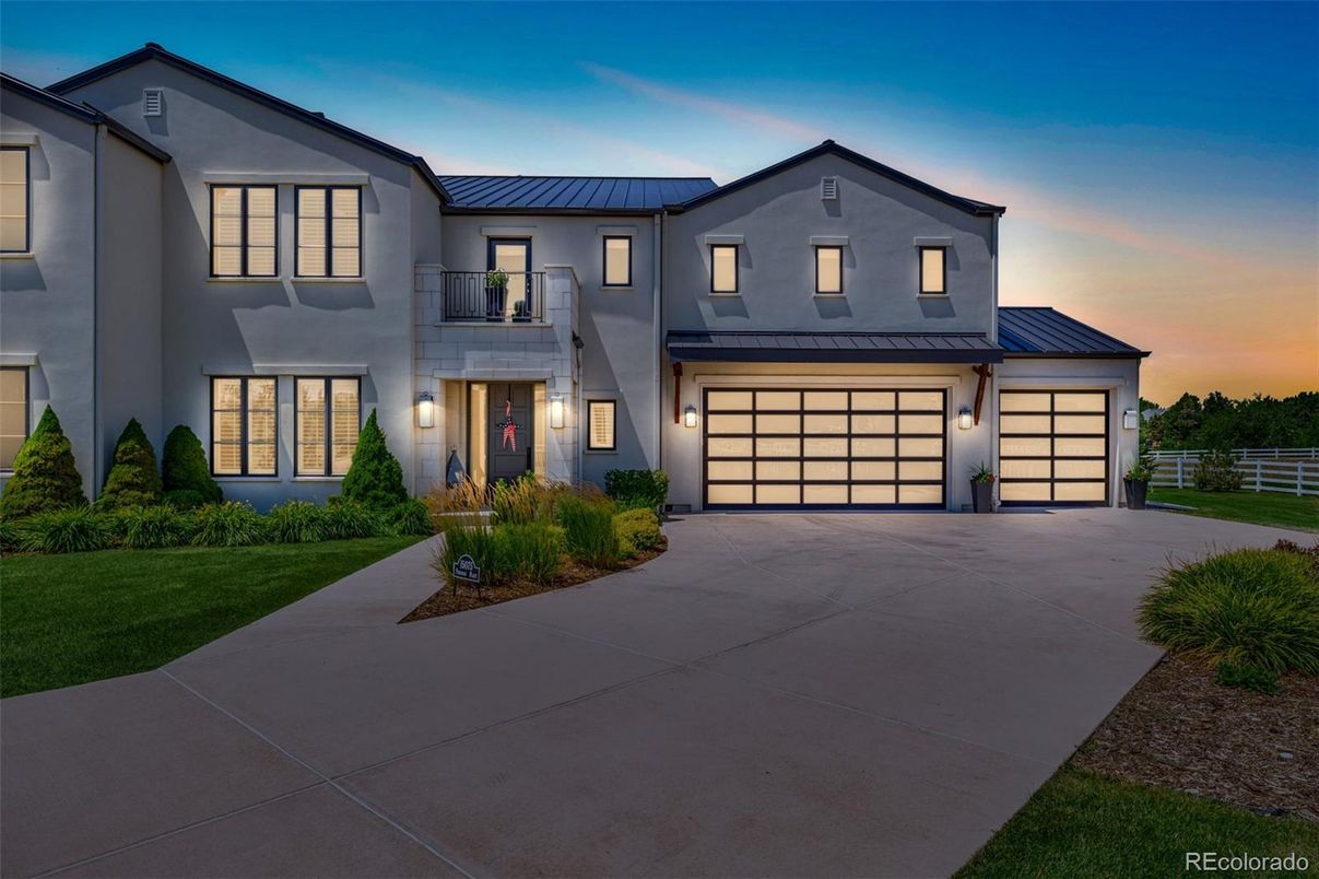 Attached, Exterior, Facade, Farmhouse