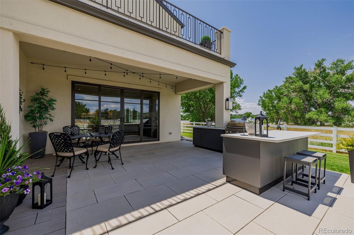 Exterior, Outdoor Kitchen