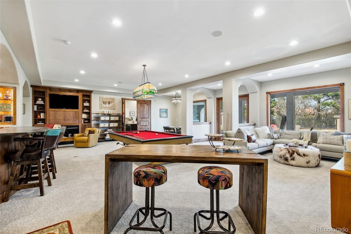 Billiard Table, Game Room, Interior, Living room, Pendant Lights, Recessed Lighting
