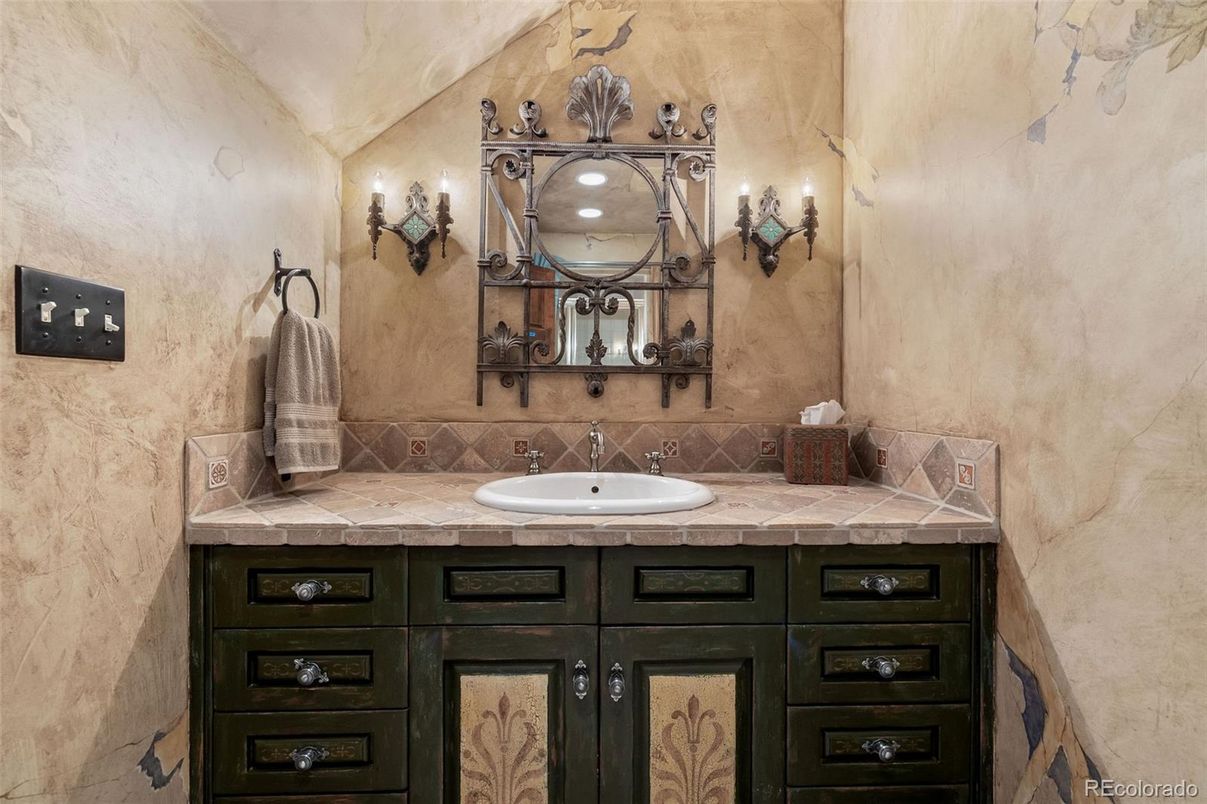 Bathroom, Interior, Tile Countertops