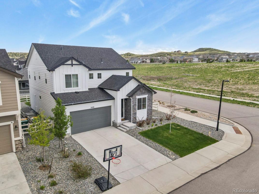 Attached, Exterior, Facade, Farmhouse