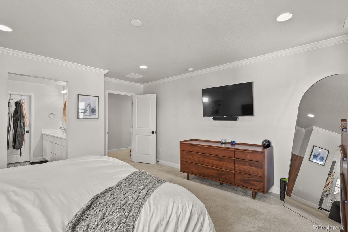 Bedroom, Interior, Recessed Lighting