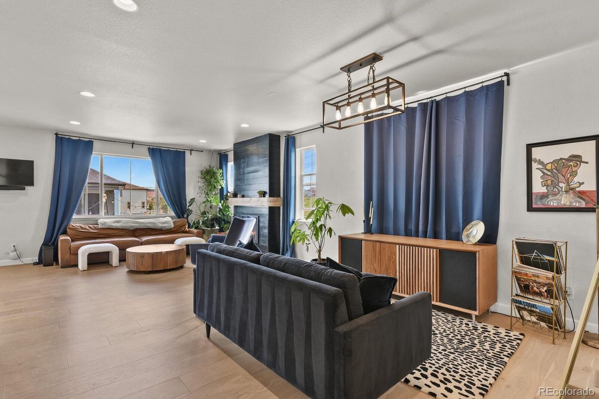 Fireplace, Interior, Living room, Pendant Lights, Recessed Lighting, Wood Texture Flooring
